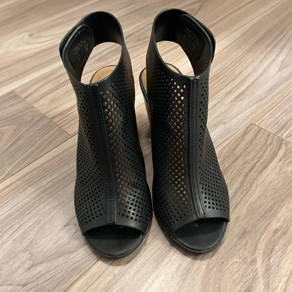 Open toe booties - like new - Picture 3 of 4